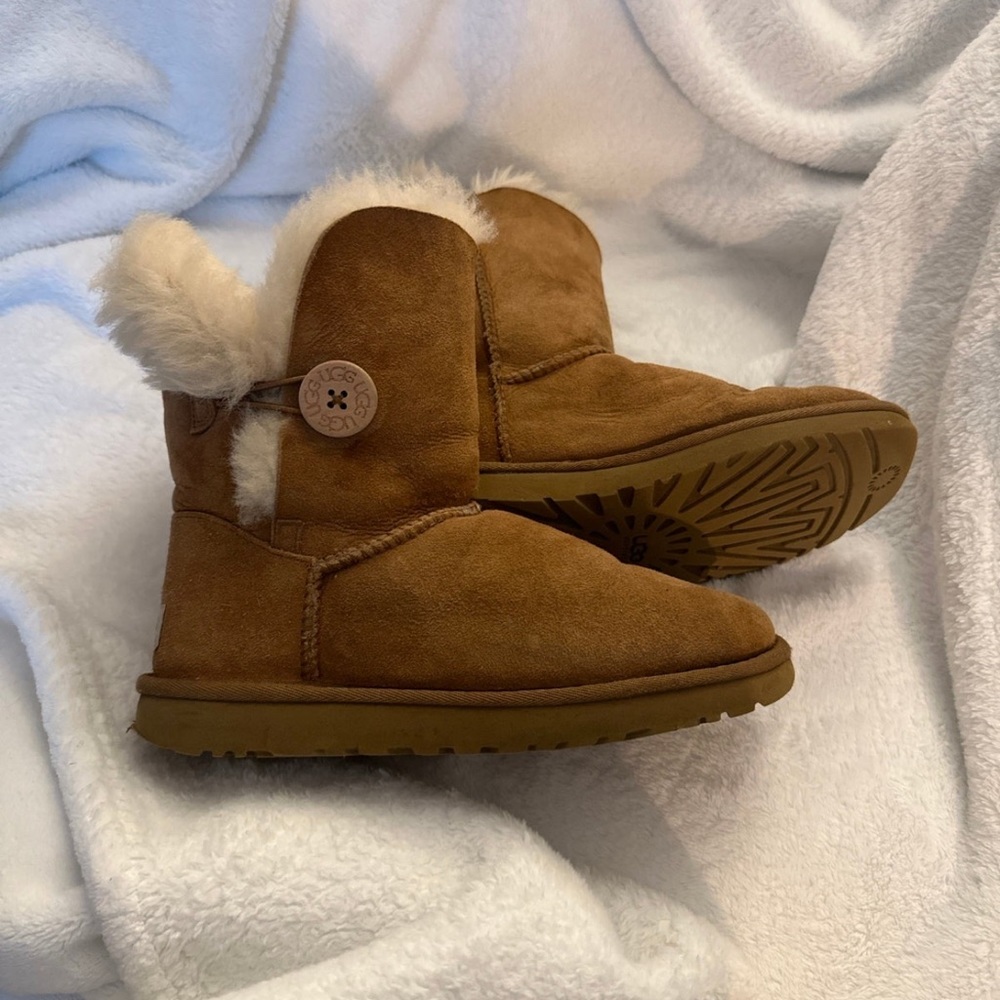 Bailey button Uggs